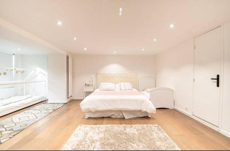 Maison - 418 m² - 9 pièces