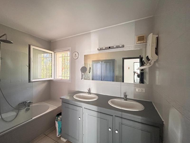 Maison - 137 m² - 6 pièces