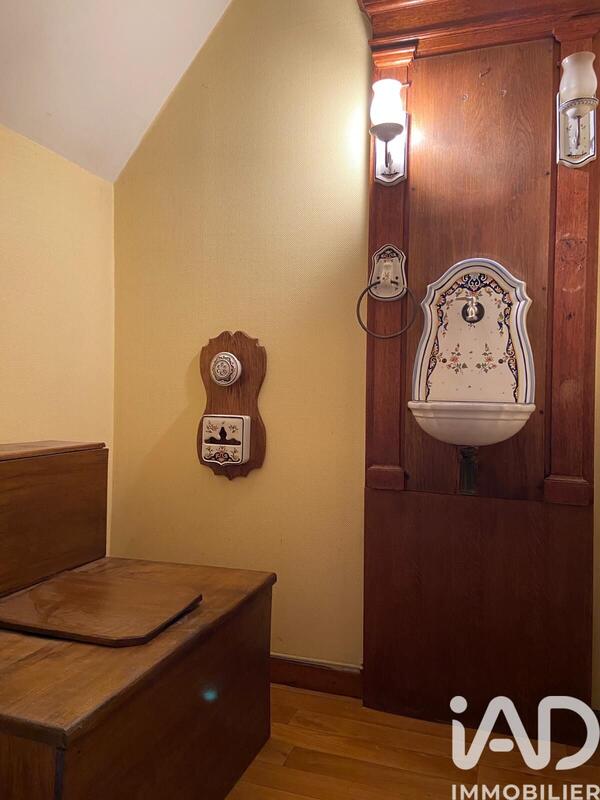 Maison - 230 m² - 6 pièces