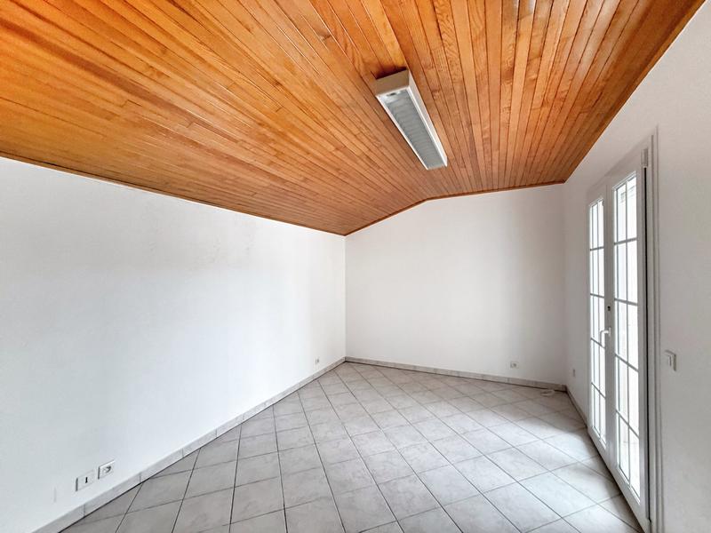 Maison - 239 m² - 8 pièces