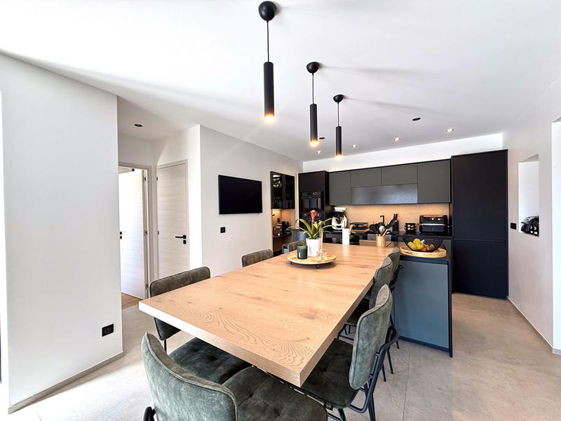 Maison - 140 m² - 5 pièces