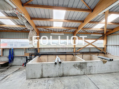 Local d'activité / Entrepôt - 213 m²