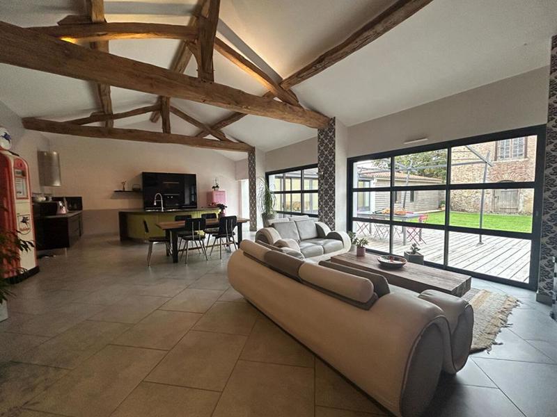 Maison - 185 m² - 8 pièces