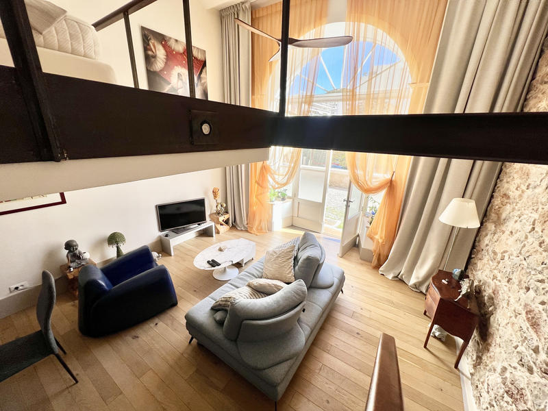 Loft - 83 m² - 3 pièces