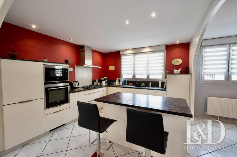 Maison ancienne - 205 m² - 7 pièces