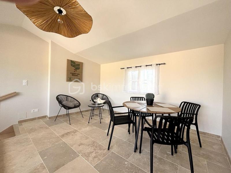 Maison traditionnelle - 94 m² - 4 pièces