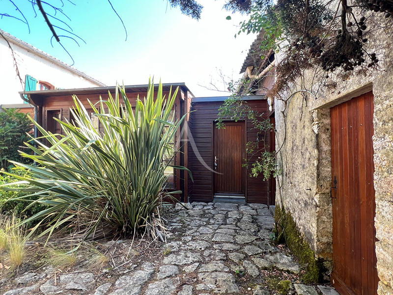 Maison - 310 m² - 12 pièces