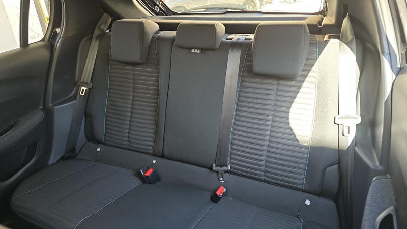 Peugeot E-208 136 50 kWh Style Full Black - Automatique