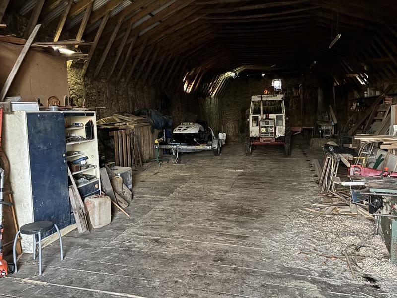 Grange - 600 m² - 1 pièce