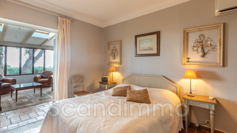 Maison - 180 m² - 5 pièces