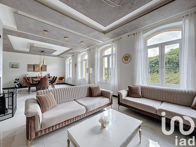 Maison - 239 m² - 6 pièces