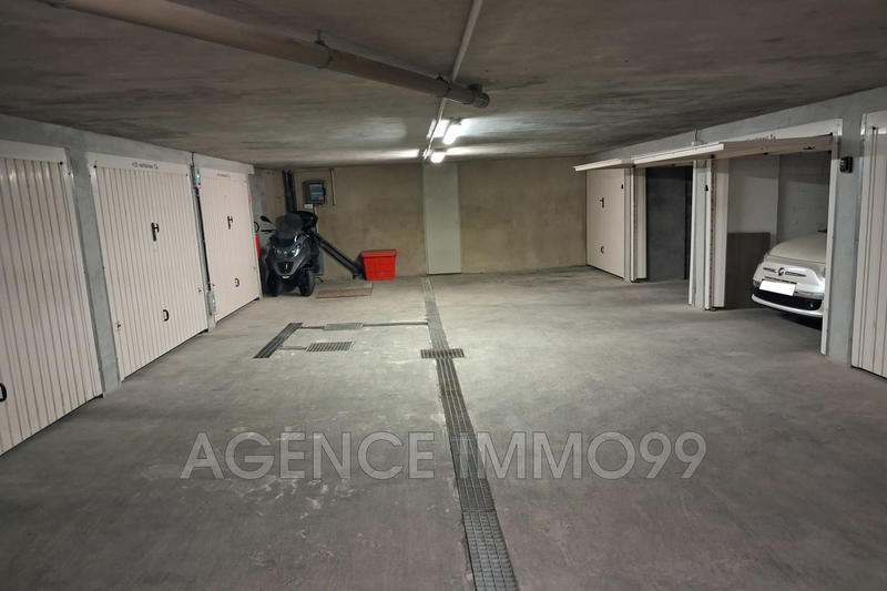 Parking / Garage - 12 m²