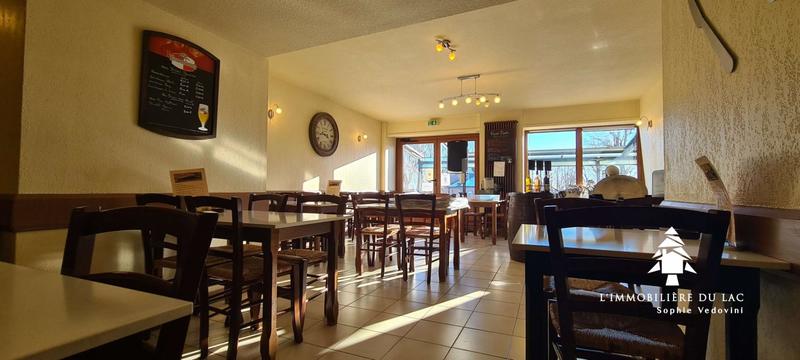 Local commercial - 451 m² - 2 pièces