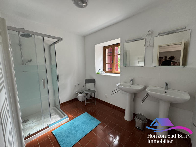 Maison - 220 m² - 8 pièces