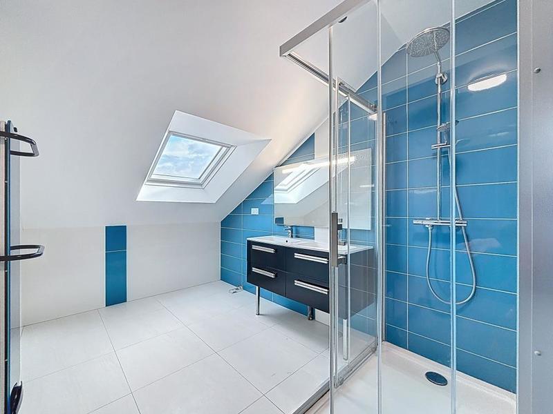 Maison - 222 m² - 7 pièces