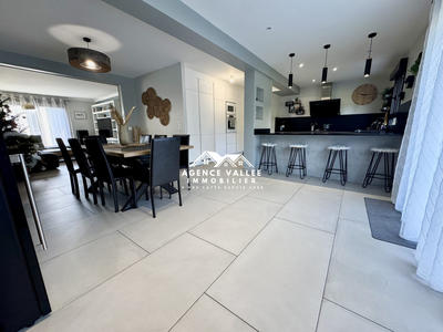 Maison traditionnelle - 160 m² - 7 pièces