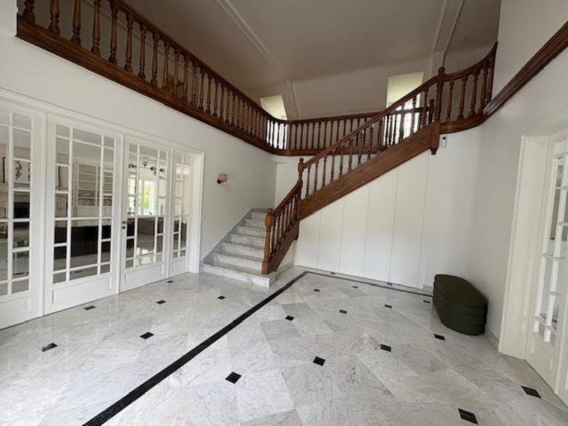 Demeure - 427 m² - 7 pièces