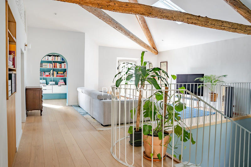 Château - 221 m² - 8 pièces