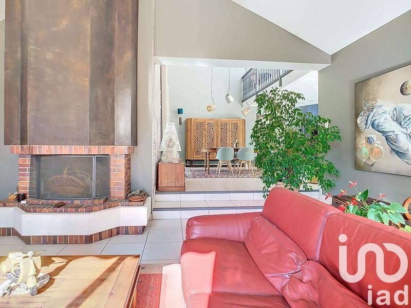 Maison - 202 m² - 8 pièces