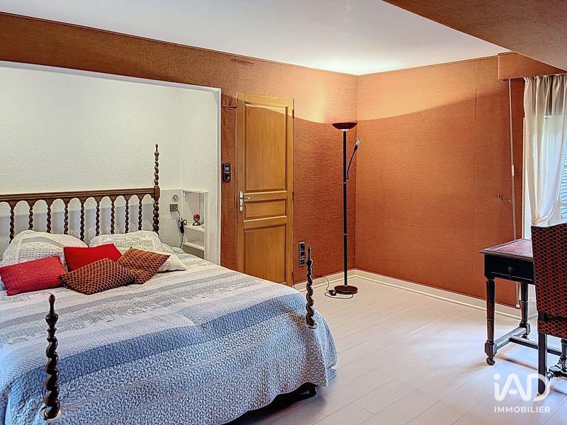 Maison - 310 m² - 6 pièces