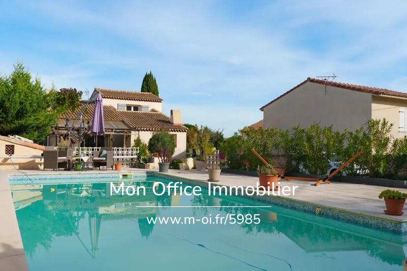 Maison - 210 m² - 6 pièces