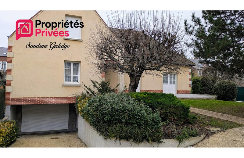 Maison - 195 m² - 9 pièces