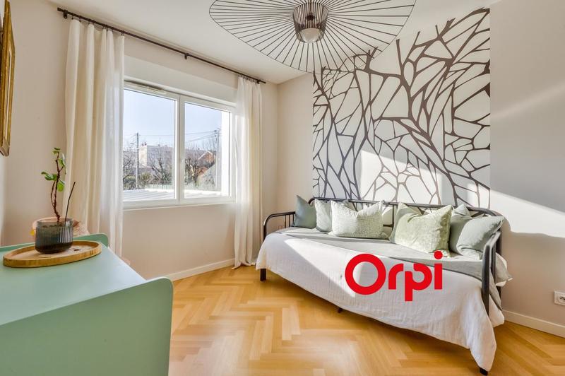 Maison - 190 m² - 8 pièces