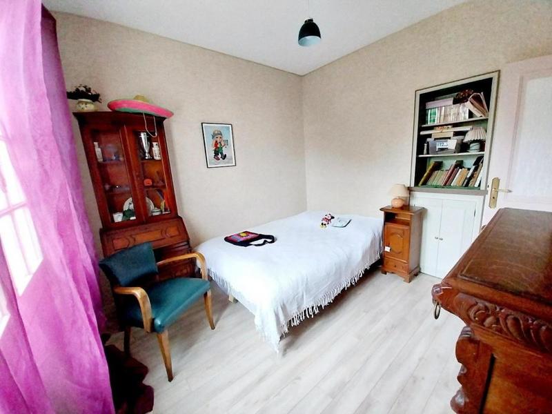 Maison - 246 m² - 8 pièces