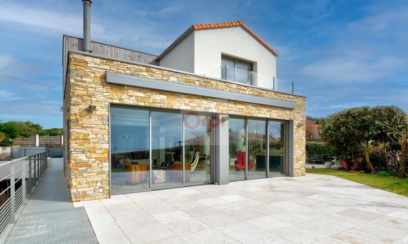 Maison d'architecte - 281 m² - 9 pièces