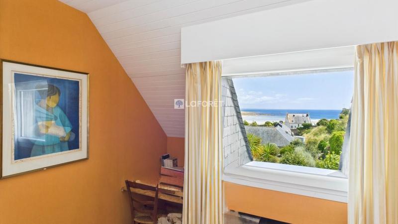 Maison traditionnelle - 207 m² - 7 pièces