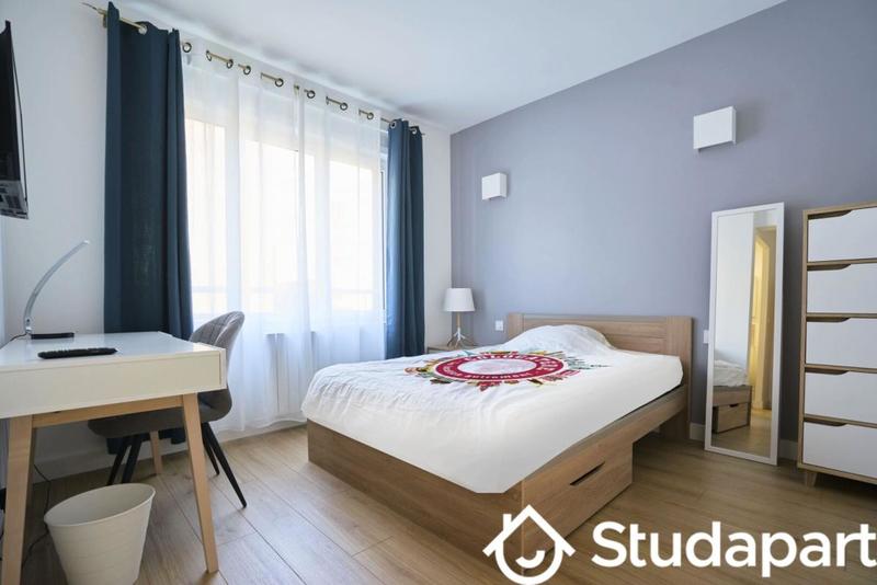 Chambre - 10 m² - 1 pièce