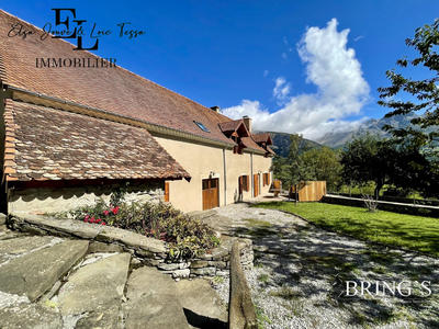 Maison - 266 m² - 9 pièces