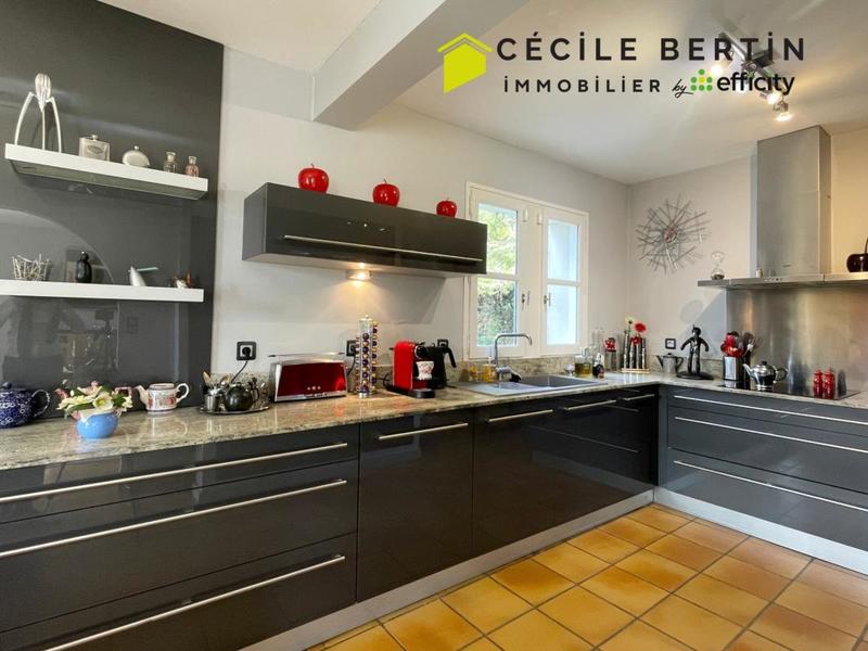 Mas - 198 m² - 7 pièces