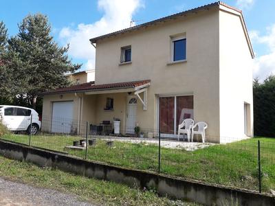 Maison traditionnelle - 94 m² - 4 pièces