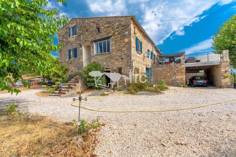 Maison - 244 m² - 7 pièces