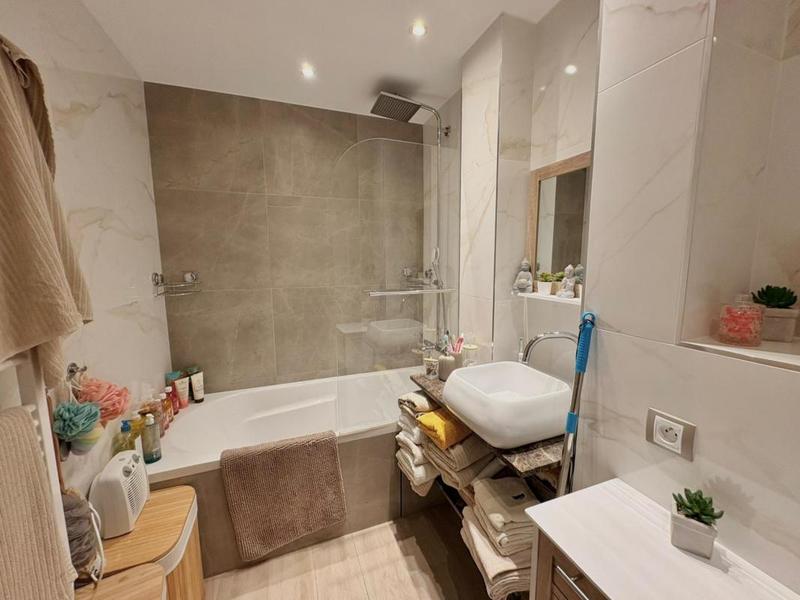 Appartement - 70 m² - 4 pièces