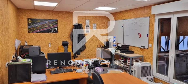 Entrepôt - 241 m² - 3 pièces