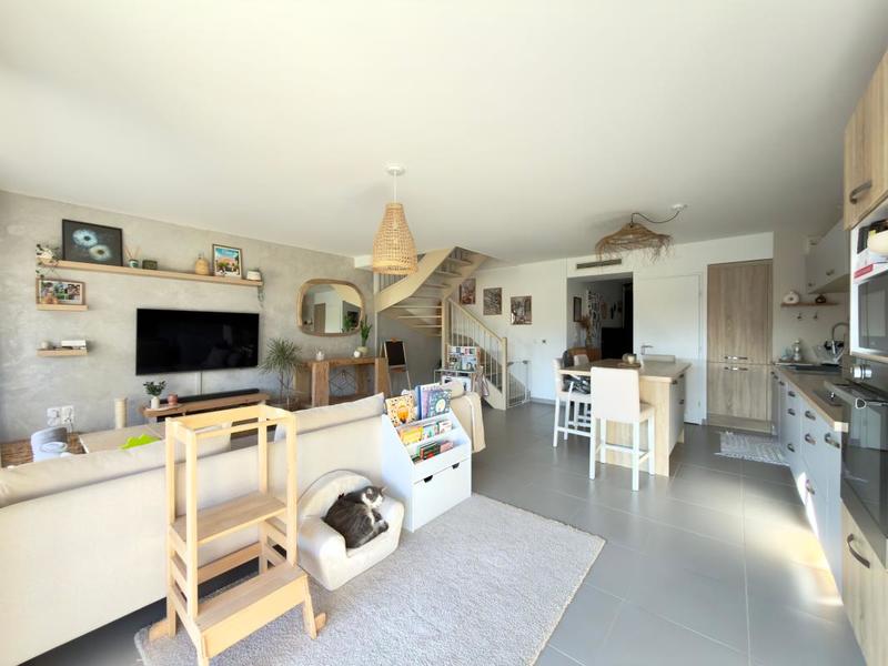 Maison - 102 m² - 4 pièces