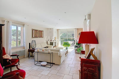 Villa - 205 m² - 7 pièces