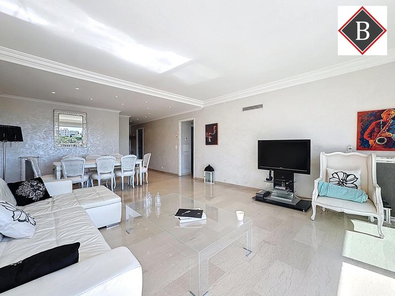 Appartement - 100 m² - 4 pièces