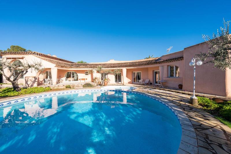 Villa - 195 m² - 4 pièces