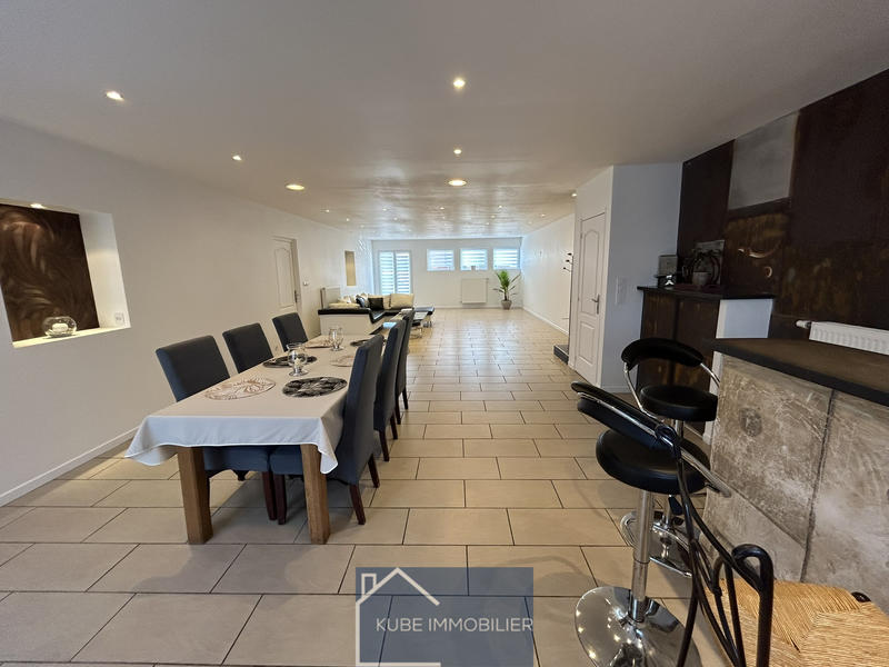 Propriété - 355 m² - 9 pièces