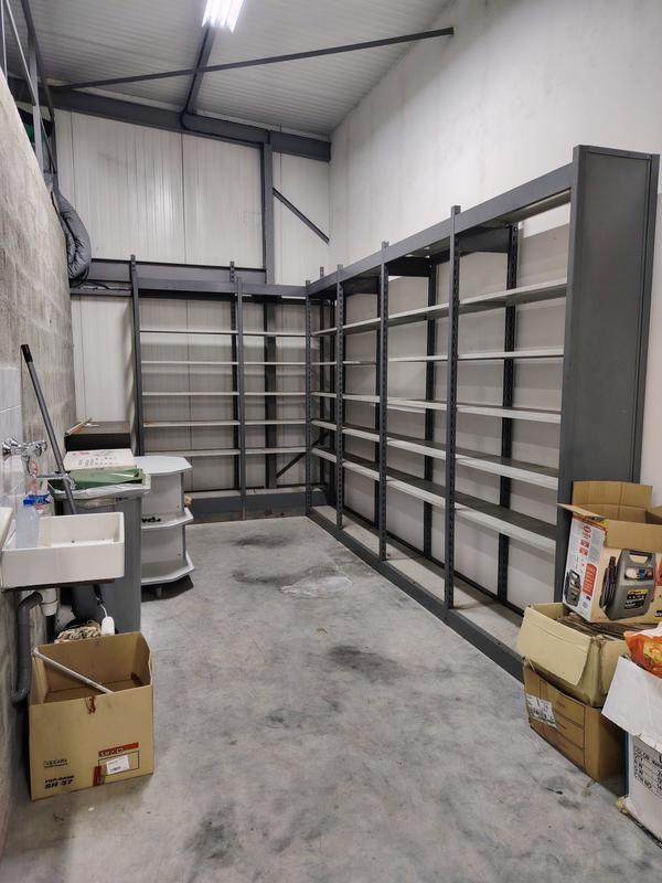 Local d'activités - 213 m² - 3 pièces