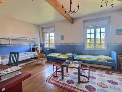 Maison - 240 m² - 10 pièces