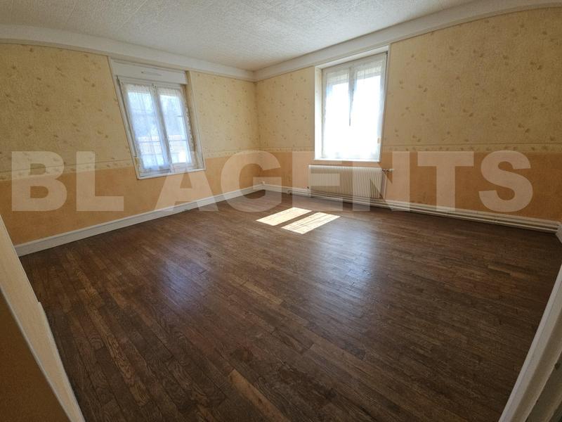 Maison - 215 m² - 7 pièces