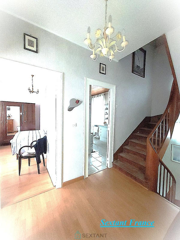 Maison - 158 m² - 8 pièces