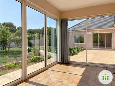 Maison - 208 m² - 9 pièces