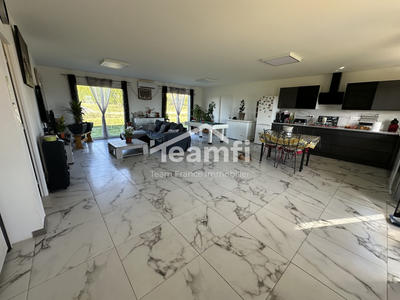 Maison - 130 m² - 5 pièces