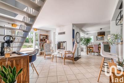 Maison - 165 m² - 8 pièces