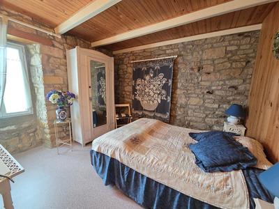 Maison en pierre - 75 m² - 4 pièces